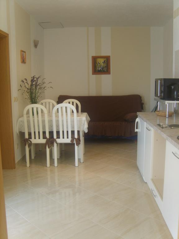 Apartments Iva Alla تروغير الغرفة الصورة
